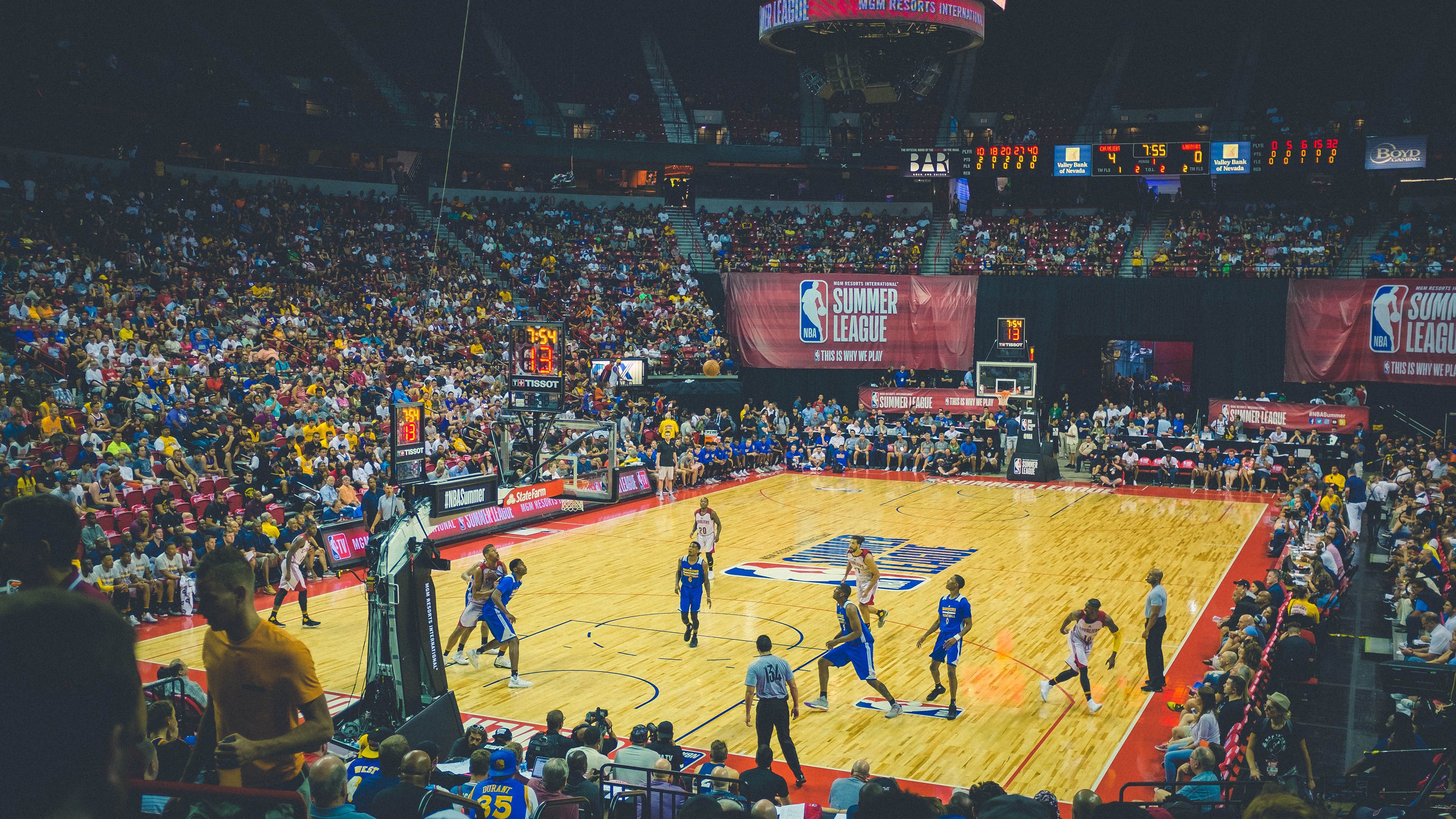 中国篮球裁判技术升级，比赛公正性再升级，最新中国篮球裁判规则